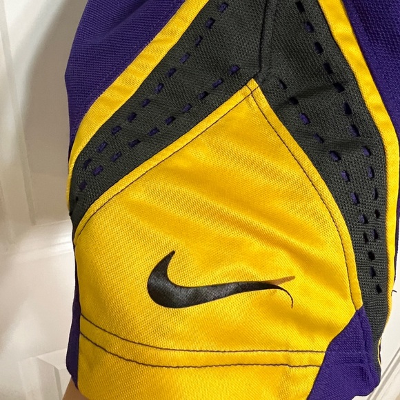 Nike Kobe Bryant dri-fit athletic shorts - Picture 5 of 9